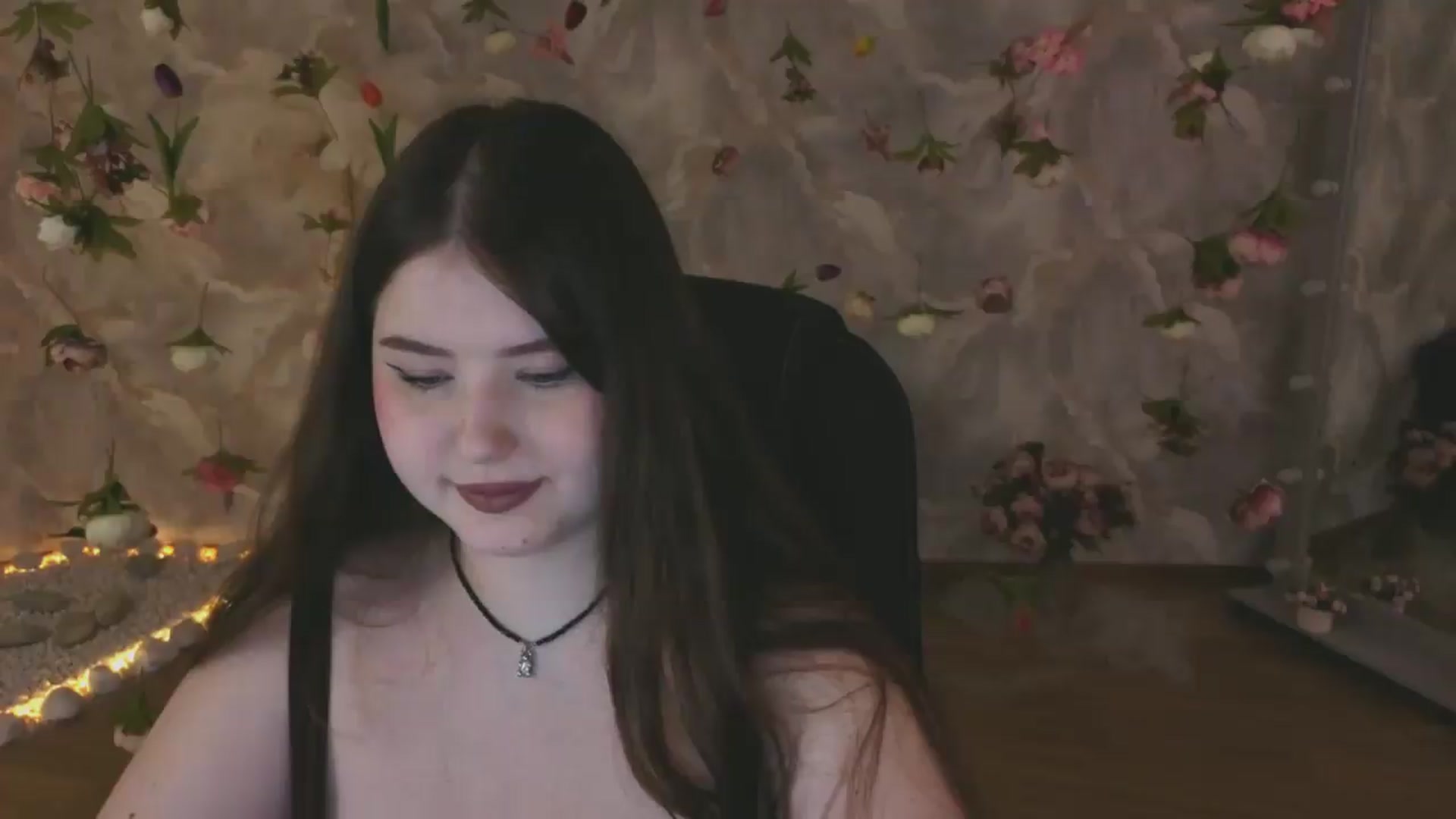 Gallery image thumbnail from EnigmaVeil's myfreecams stream on, 06/19/2026, 21:46 image 18 of 20