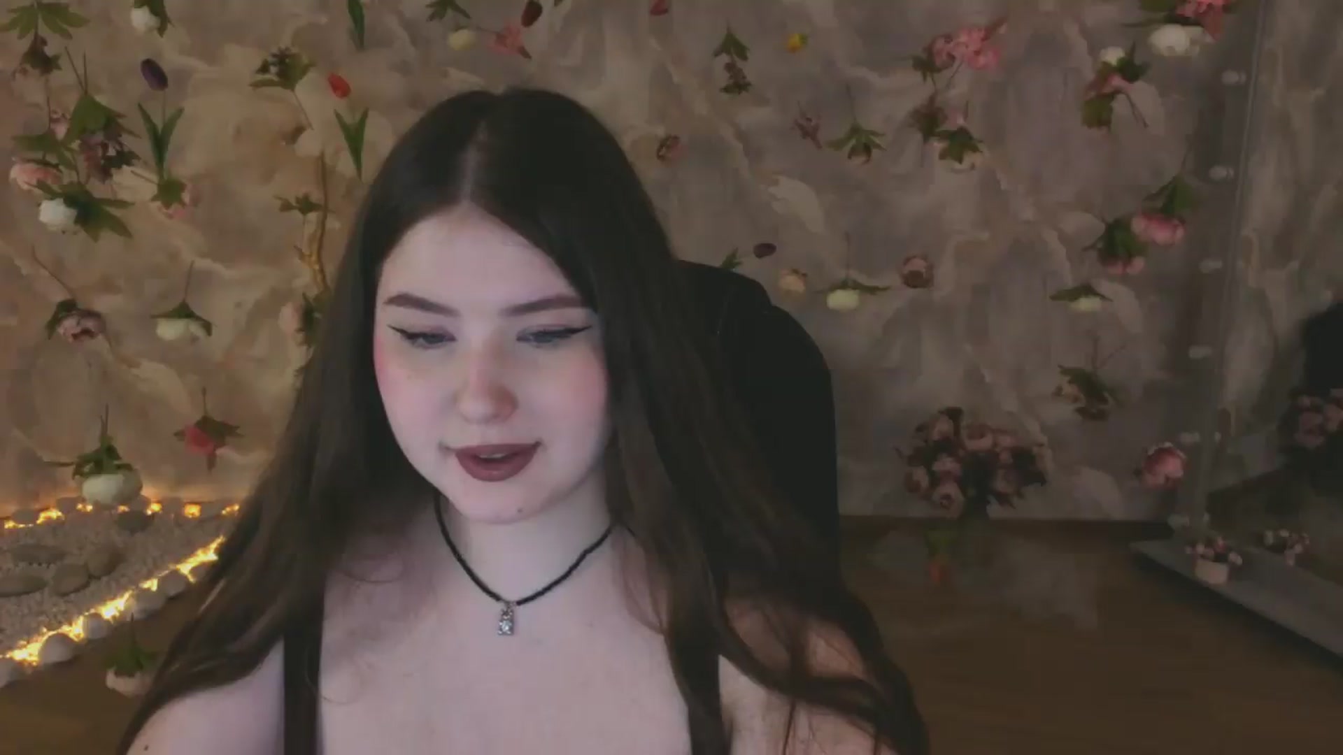 Gallery image thumbnail from EnigmaVeil's myfreecams stream on, 06/19/2026, 21:46 image 20 of 20
