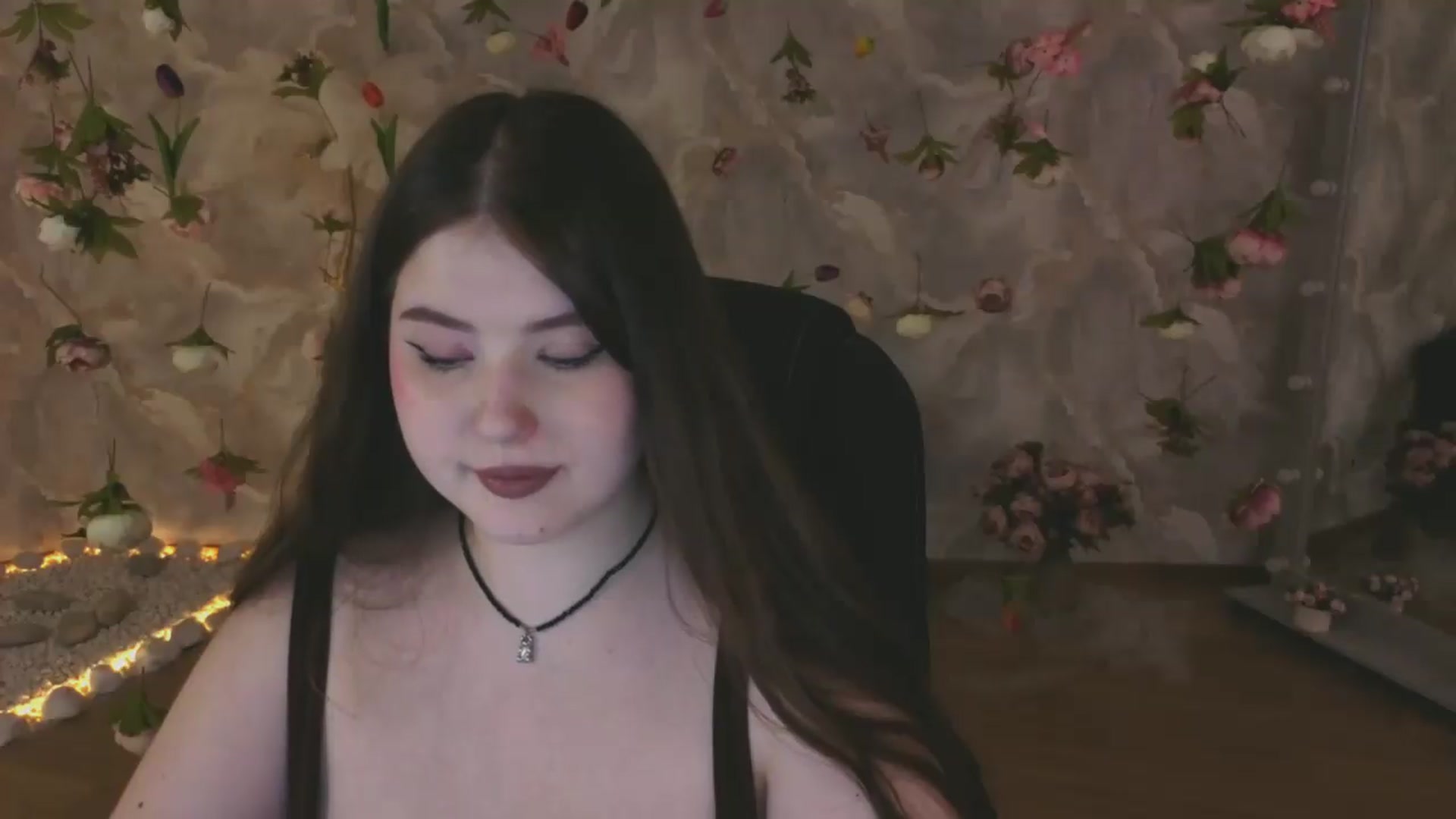 Gallery image thumbnail from EnigmaVeil's myfreecams stream on, 06/19/2026, 21:46 image 17 of 20