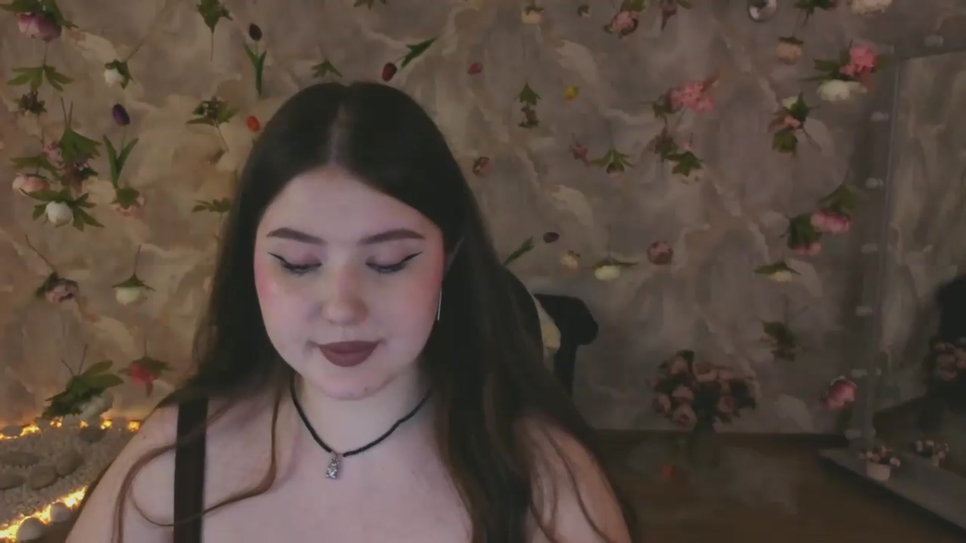 Gallery image thumbnail from EnigmaVeil's myfreecams stream on, 06/19/2026, 21:46 image 7 of 20