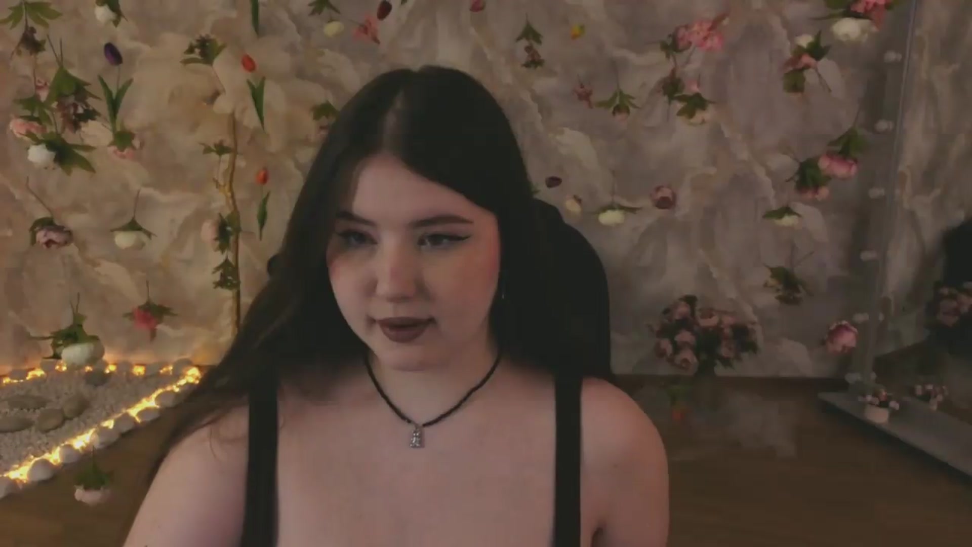 Gallery image thumbnail from EnigmaVeil's myfreecams stream on, 06/19/2026, 21:46 image 15 of 20