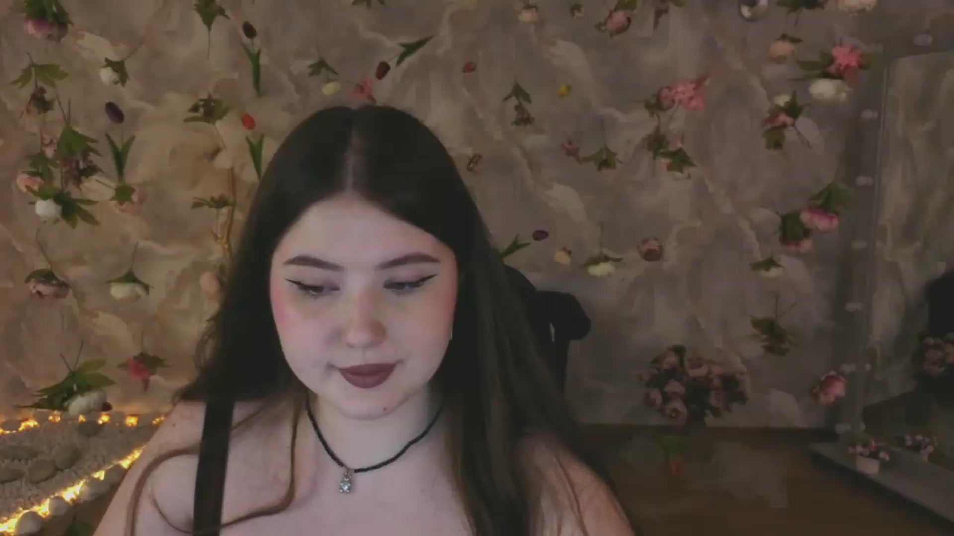 Gallery image thumbnail from EnigmaVeil's myfreecams stream on, 06/19/2026, 21:46 image 8 of 20