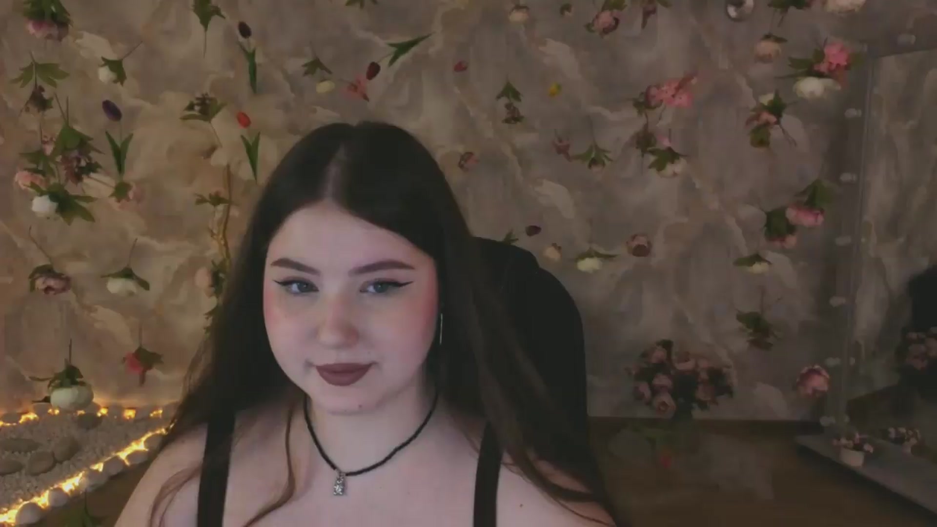 Gallery image thumbnail from EnigmaVeil's myfreecams stream on, 06/19/2026, 21:46 image 12 of 20
