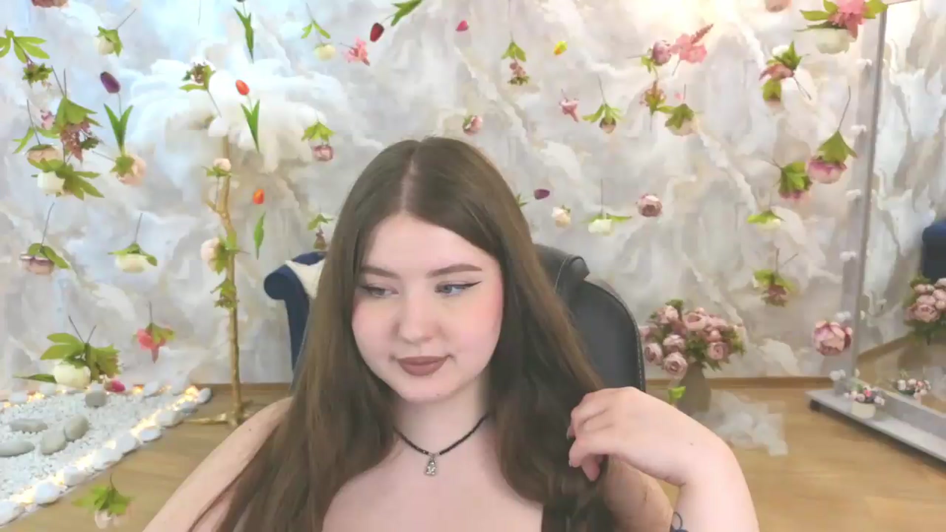 Gallery image thumbnail from EnigmaVeil's myfreecams stream on, 06/19/2026, 23:47 image 2 of 20
