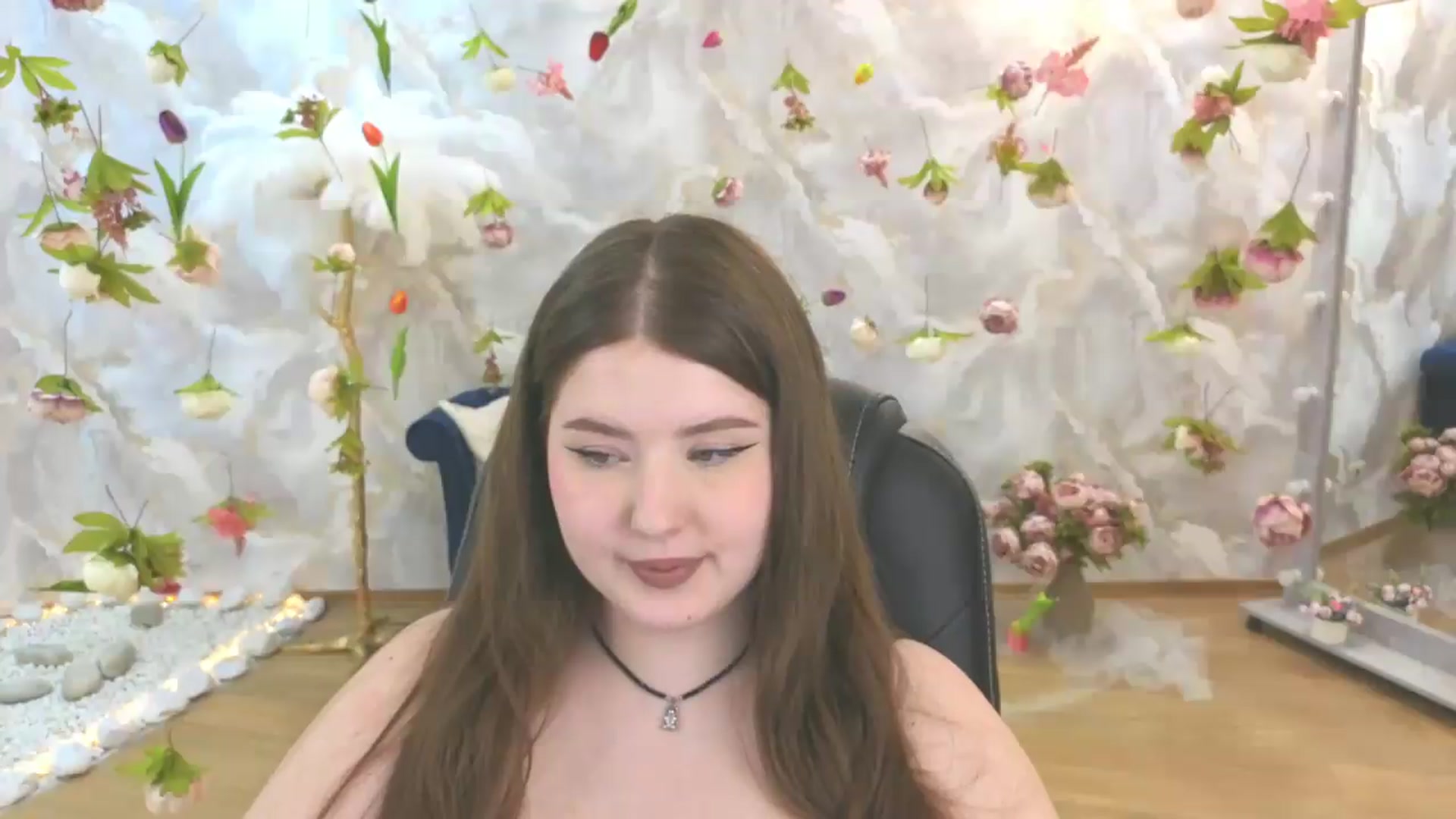 Gallery image thumbnail from EnigmaVeil's myfreecams stream on, 06/19/2026, 23:47 image 3 of 20