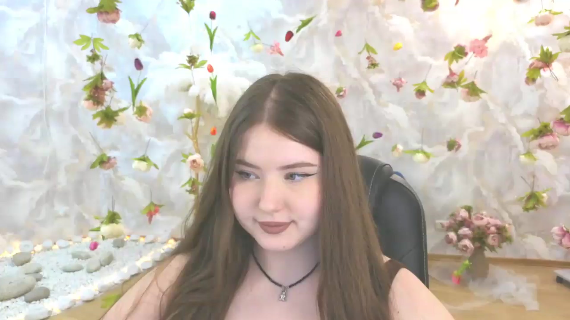 Gallery image thumbnail from EnigmaVeil's myfreecams stream on, 06/19/2026, 23:47 image 12 of 20
