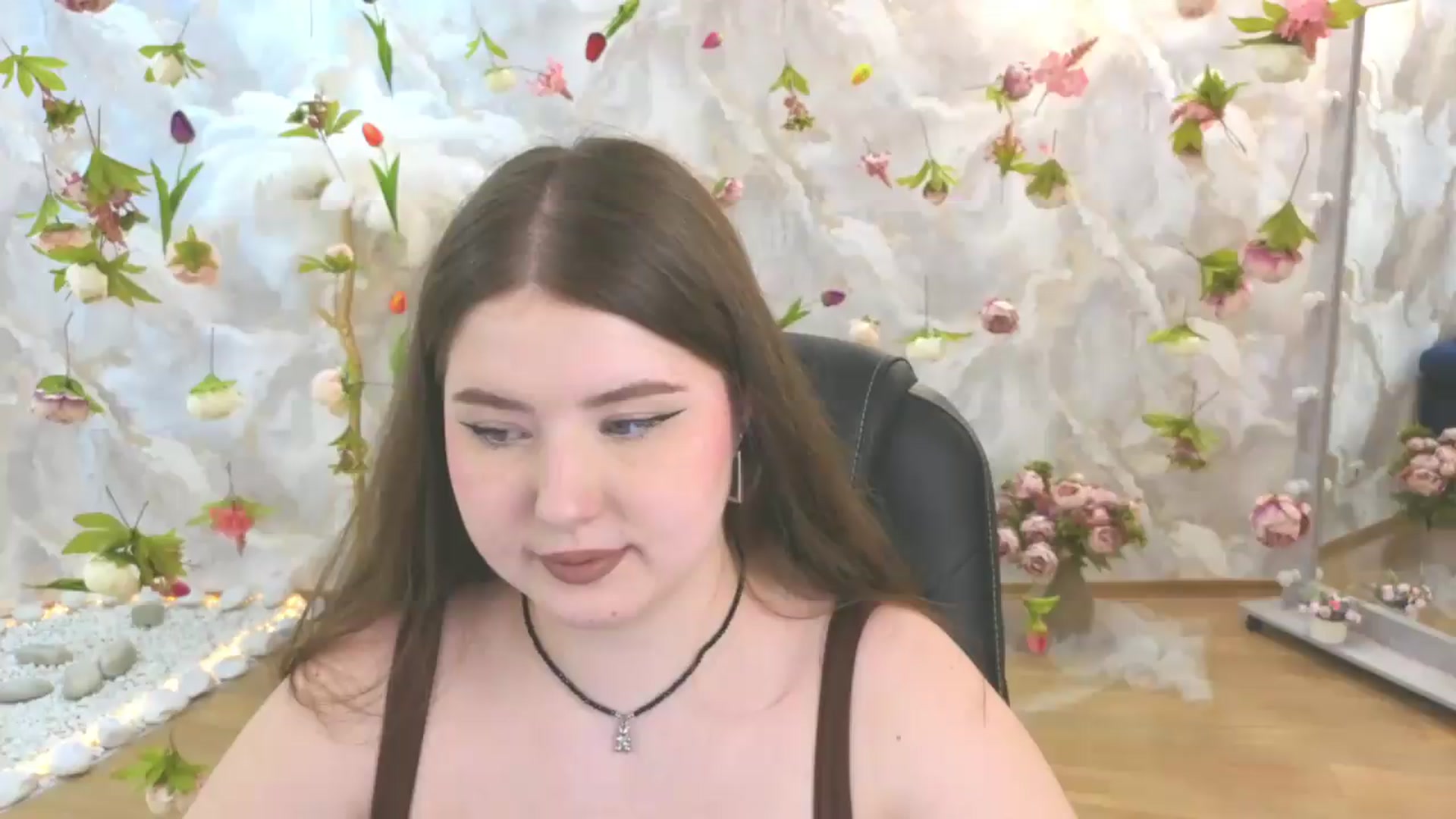 Gallery image thumbnail from EnigmaVeil's myfreecams stream on, 06/19/2026, 23:47 image 1 of 20
