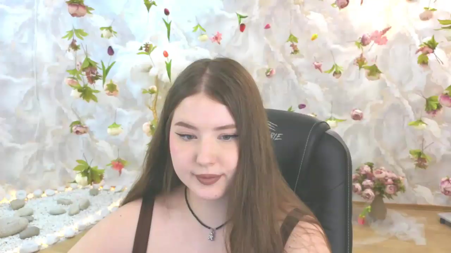 Gallery image thumbnail from EnigmaVeil's myfreecams stream on, 06/19/2026, 23:47 image 20 of 20