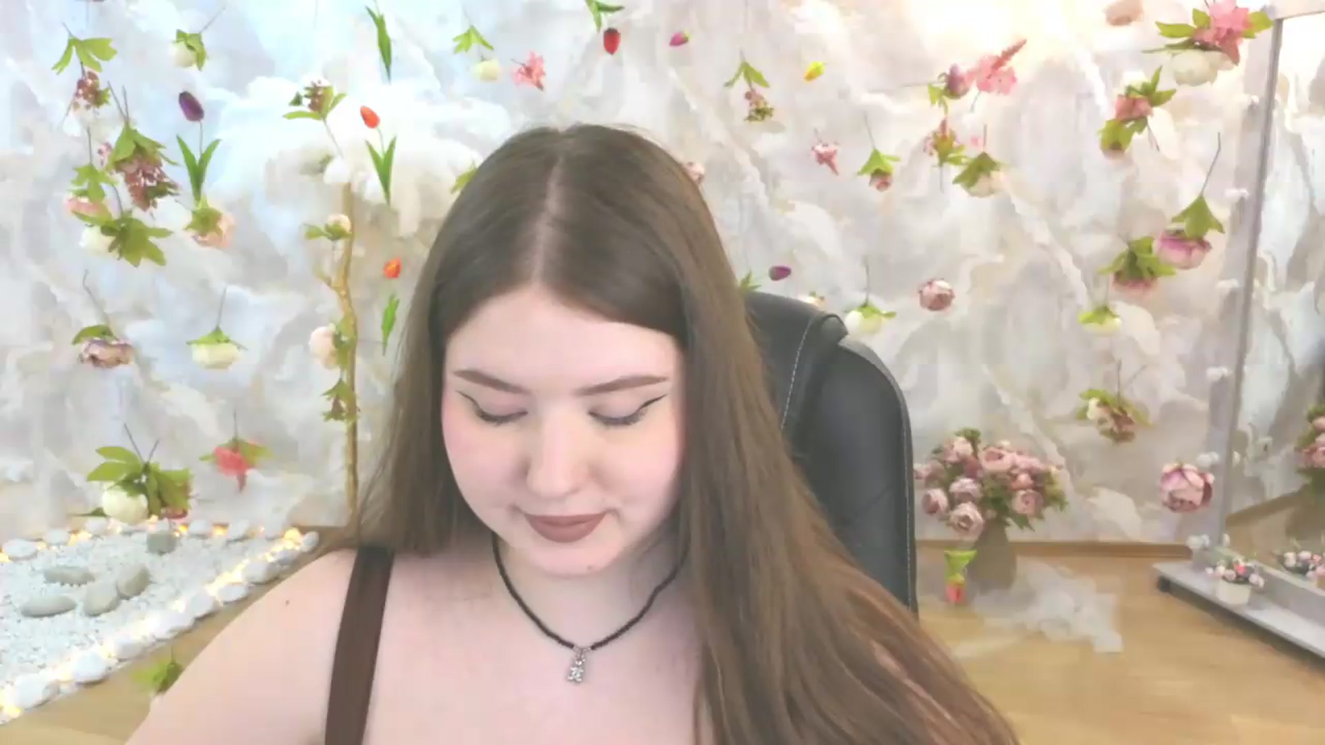 Gallery image thumbnail from EnigmaVeil's myfreecams stream on, 06/20/2026, 01:02 image 12 of 20