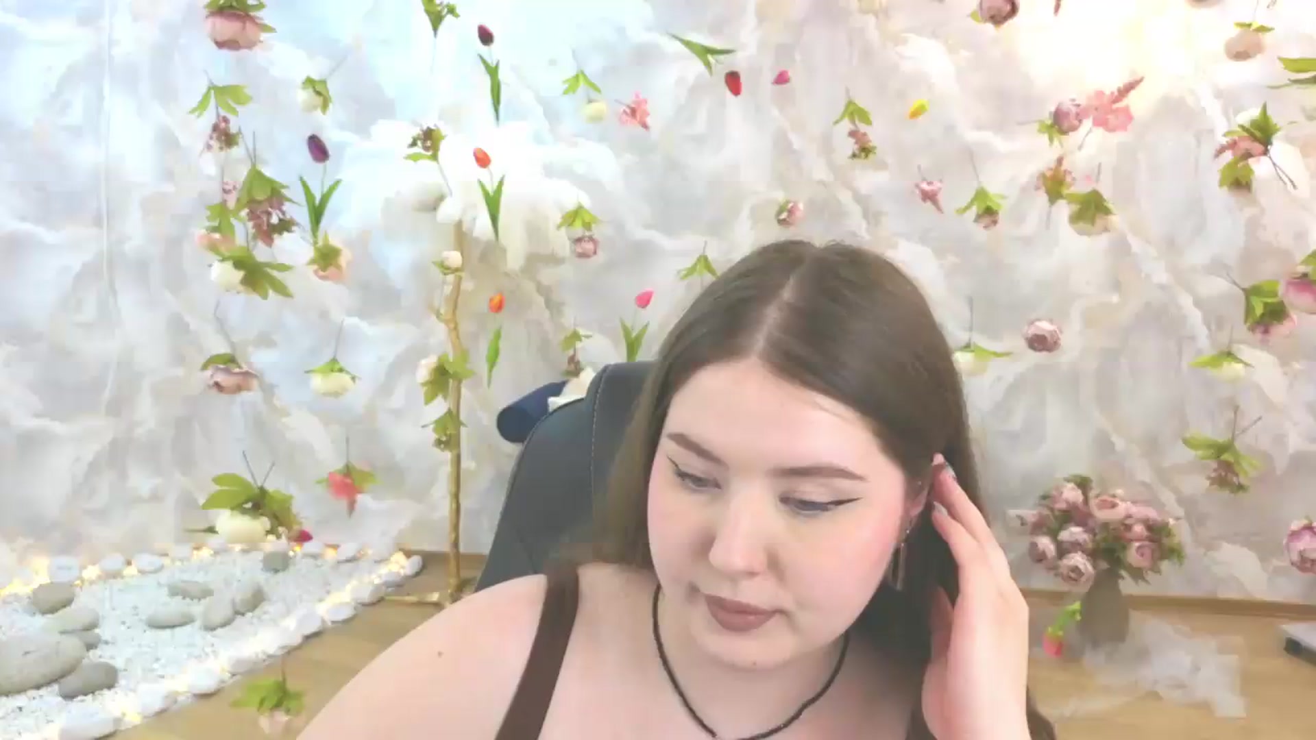 Gallery image thumbnail from EnigmaVeil's myfreecams stream on, 06/20/2026, 01:02 image 1 of 20