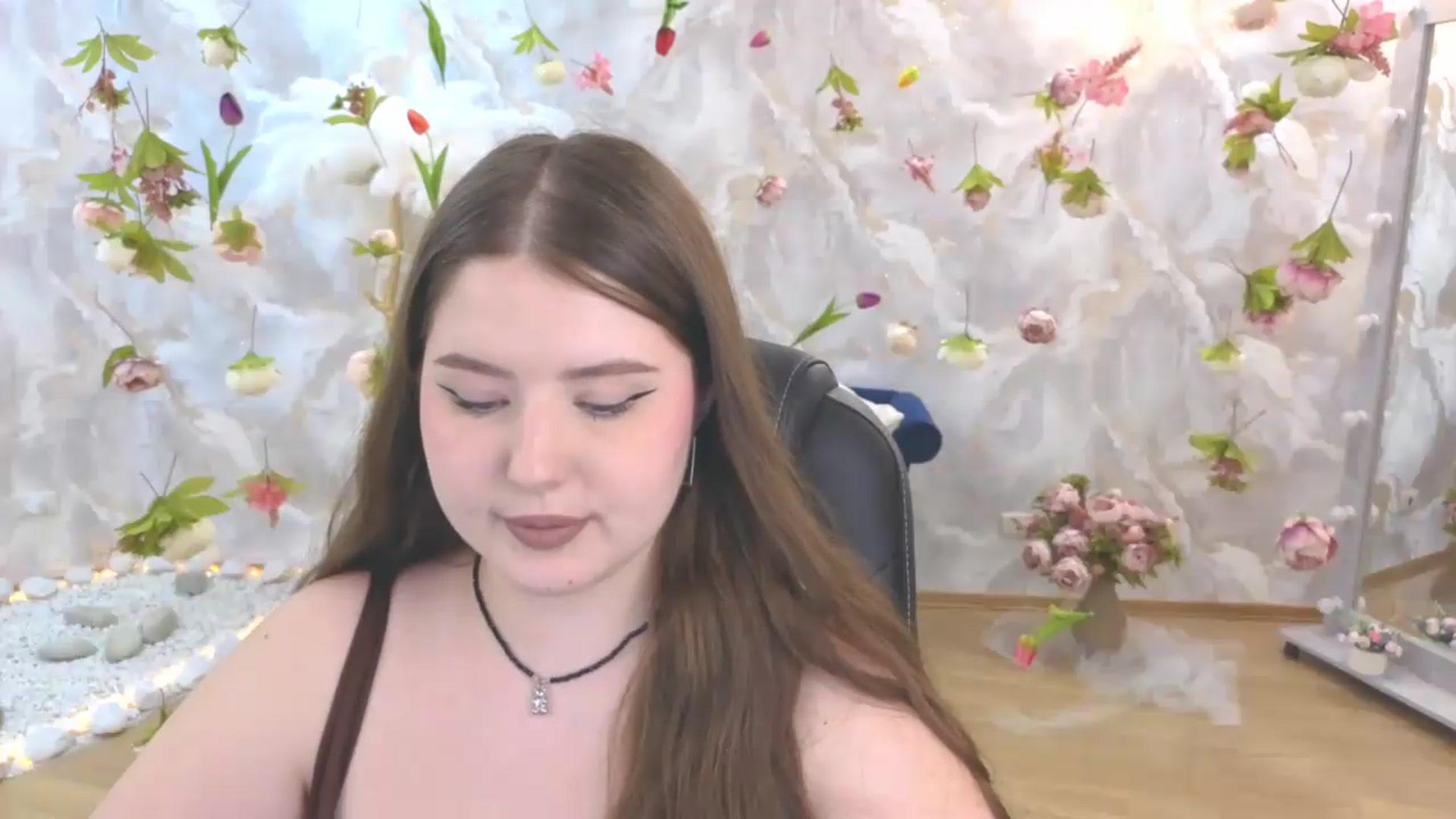 Gallery image thumbnail from EnigmaVeil's myfreecams stream on, 06/20/2026, 03:24 image 6 of 20