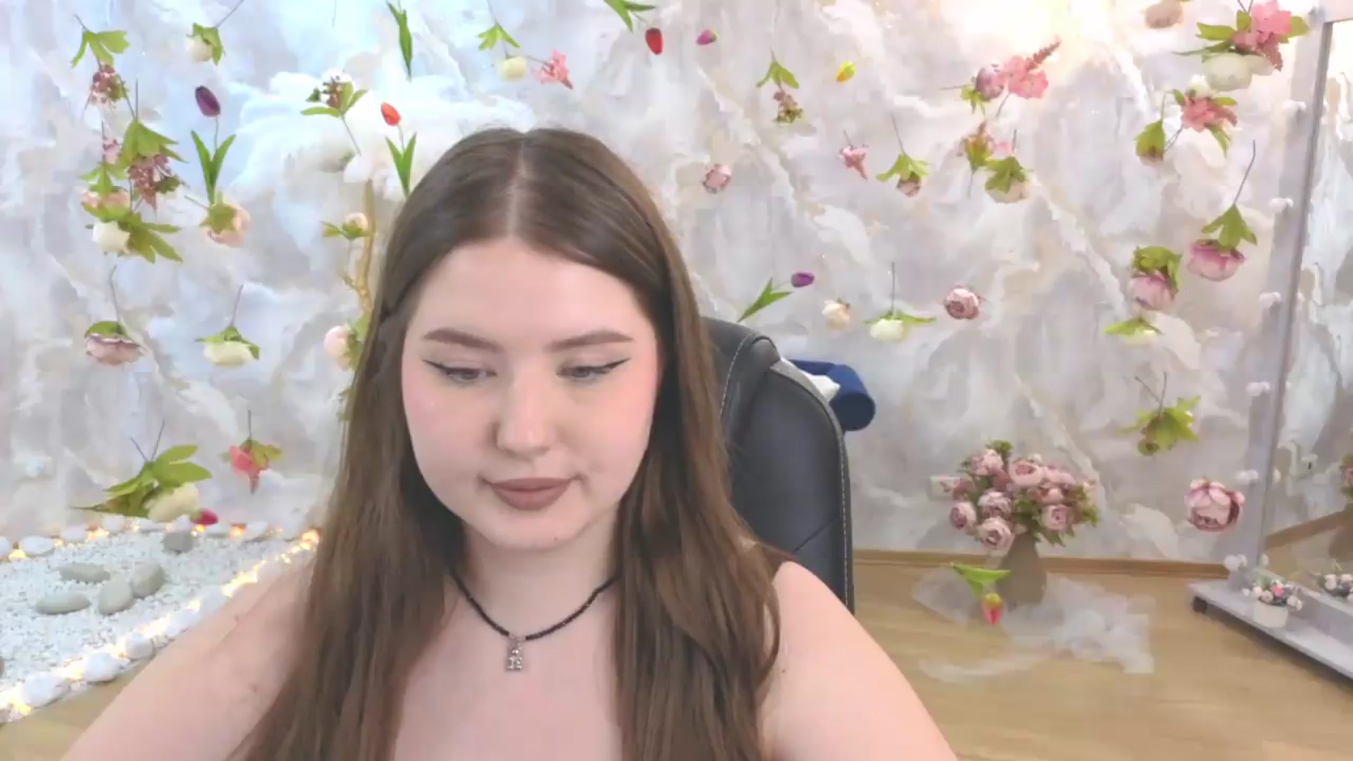 Gallery image thumbnail from EnigmaVeil's myfreecams stream on, 06/20/2026, 03:24 image 8 of 20
