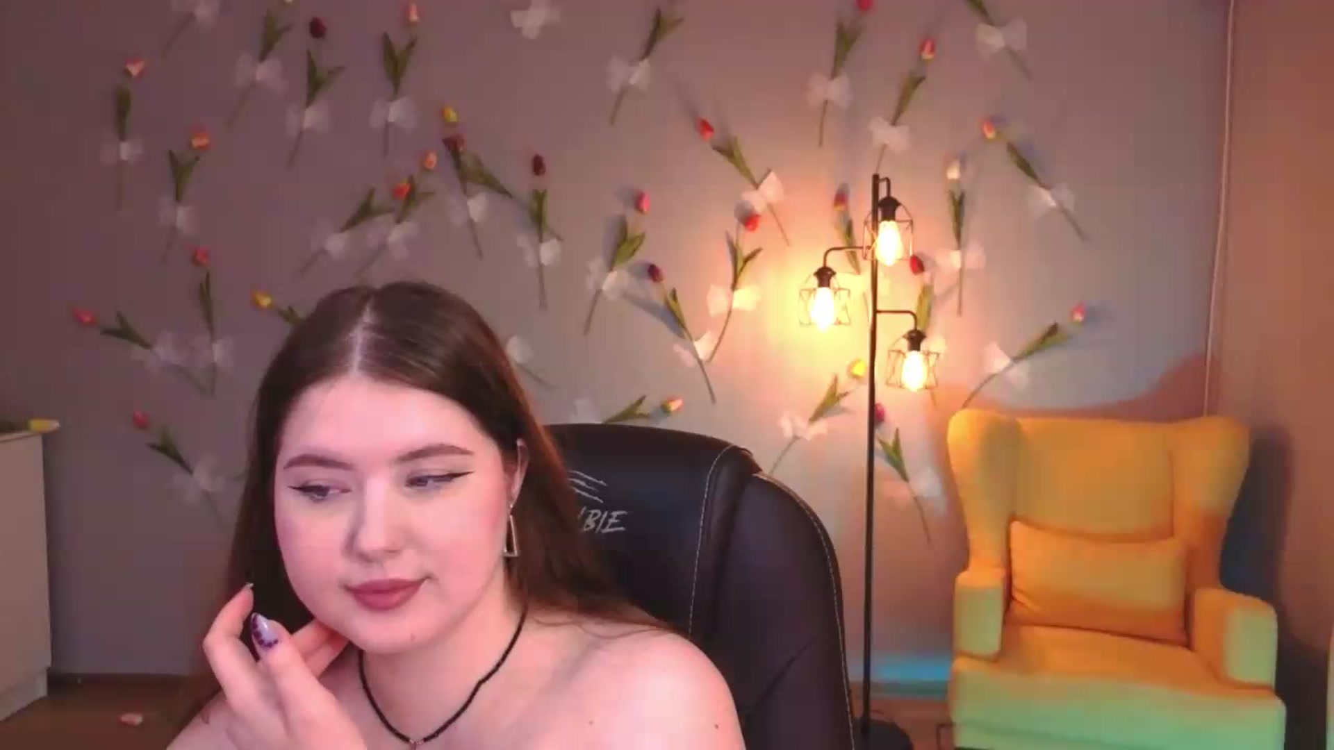 Gallery image thumbnail from EnigmaVeil's myfreecams stream on, 06/21/2026, 24:17 image 19 of 20