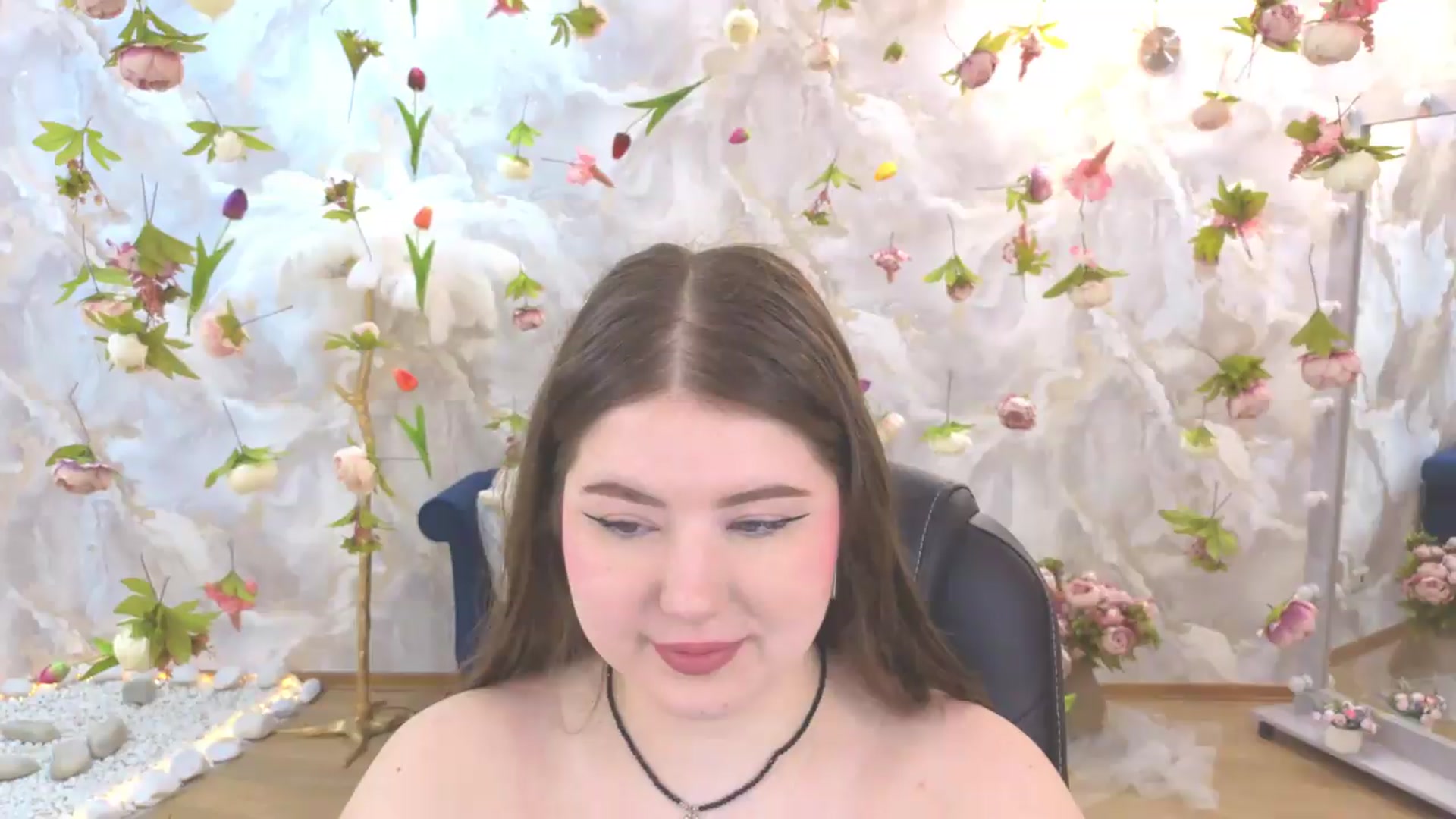 Gallery image thumbnail from EnigmaVeil's myfreecams stream on, 06/21/2026, 18:46 image 6 of 20