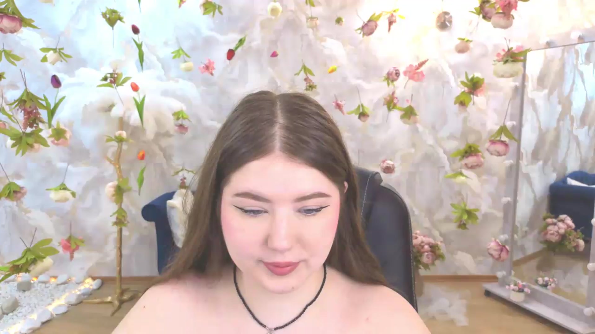 Gallery image thumbnail from EnigmaVeil's myfreecams stream on, 06/21/2026, 18:46 image 19 of 20