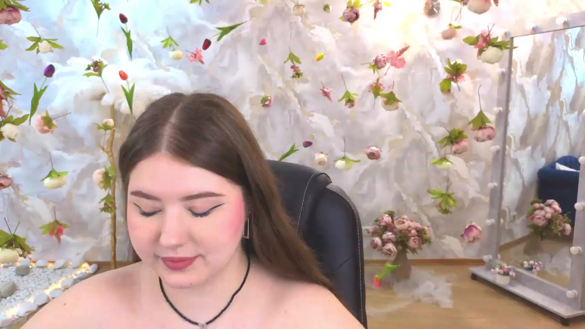 Gallery image thumbnail from EnigmaVeil's myfreecams stream on, 06/21/2026, 20:28 image 4 of 20