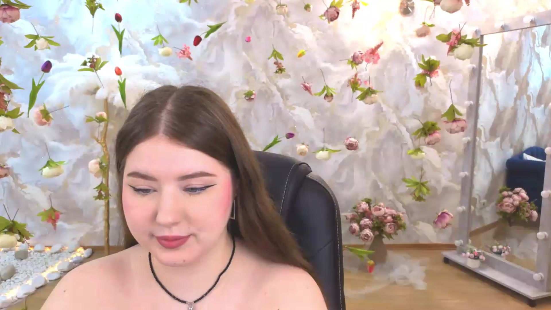 Gallery image thumbnail from EnigmaVeil's myfreecams stream on, 06/21/2026, 20:28 image 5 of 20