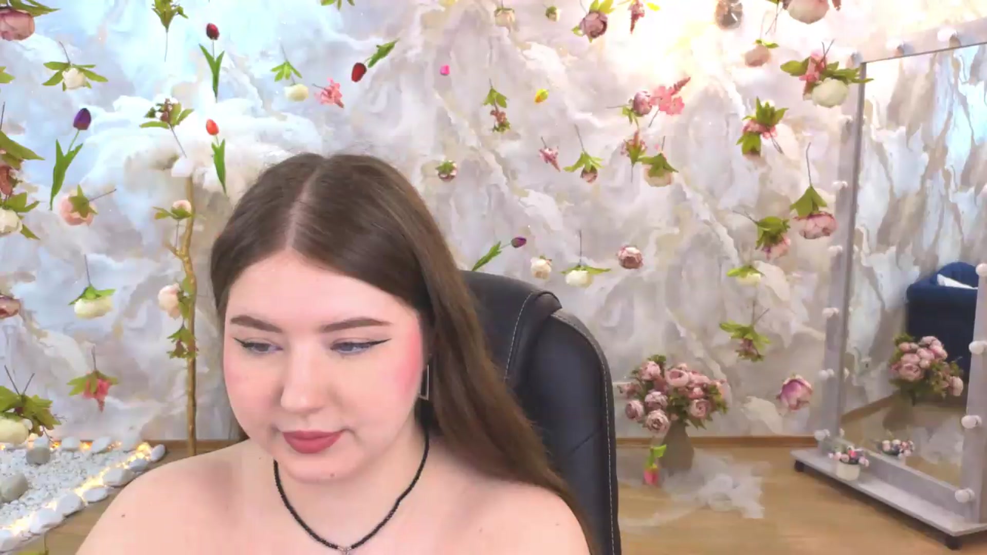 Gallery image thumbnail from EnigmaVeil's myfreecams stream on, 06/21/2026, 20:28 image 3 of 20