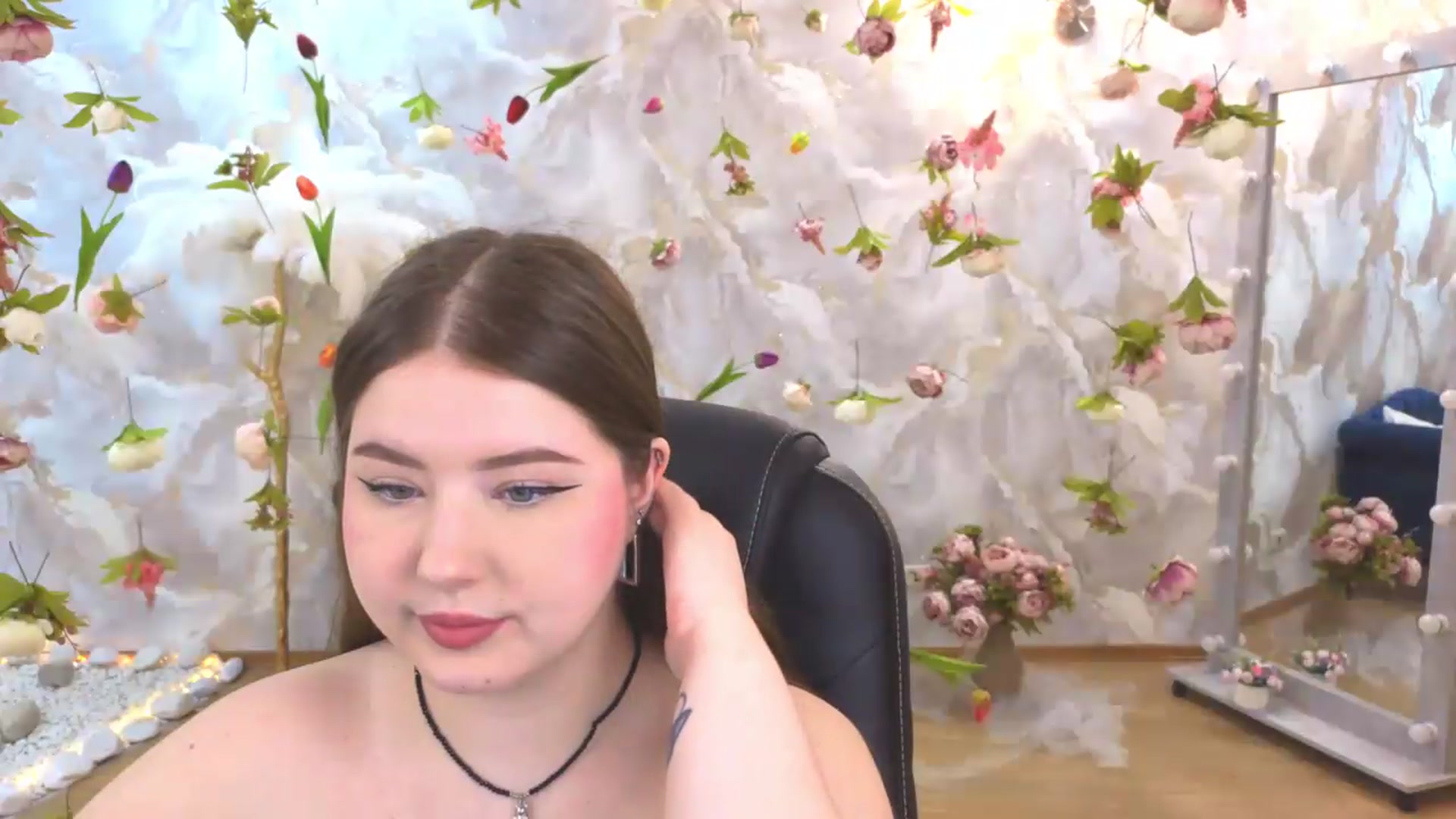 Gallery image thumbnail from EnigmaVeil's myfreecams stream on, 06/21/2026, 20:28 image 7 of 20