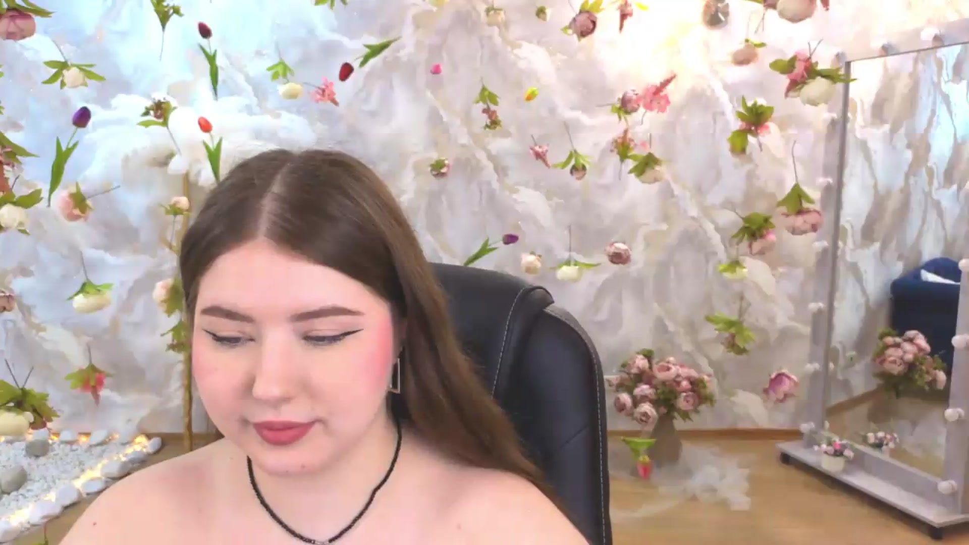 Gallery image thumbnail from EnigmaVeil's myfreecams stream on, 06/21/2026, 20:28 image 2 of 20