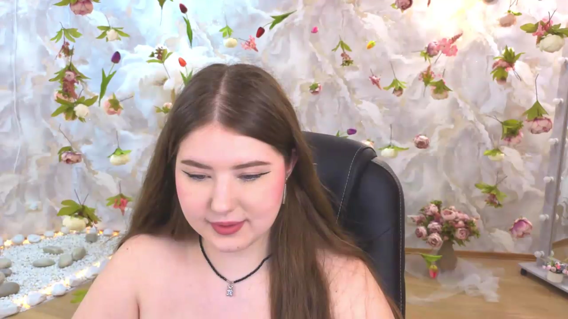 Gallery image thumbnail from EnigmaVeil's myfreecams stream on, 06/21/2026, 21:47 image 11 of 20