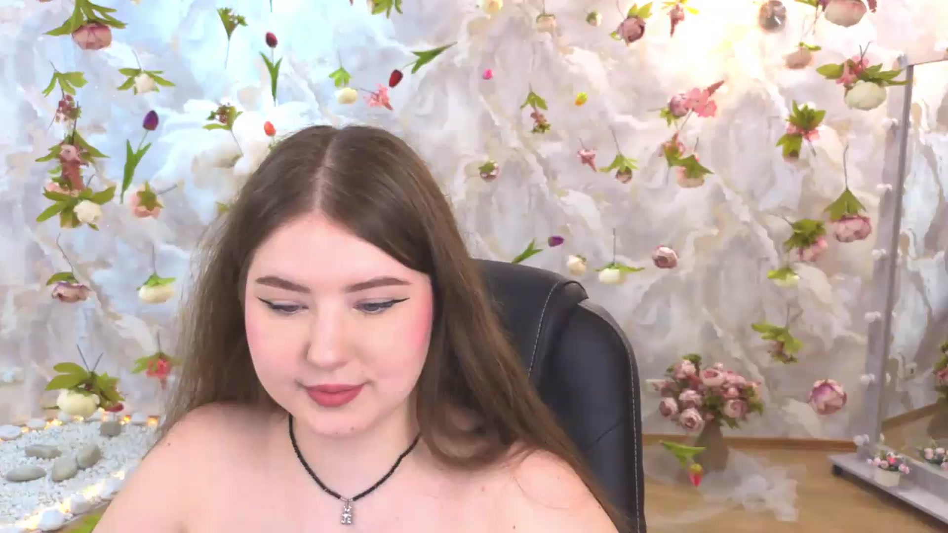 Gallery image thumbnail from EnigmaVeil's myfreecams stream on, 06/21/2026, 21:47 image 16 of 20