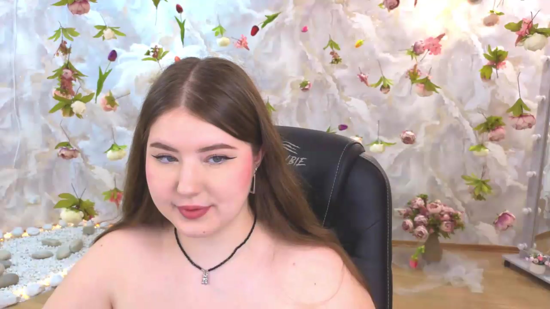 Gallery image thumbnail from EnigmaVeil's myfreecams stream on, 06/21/2026, 21:47 image 9 of 20