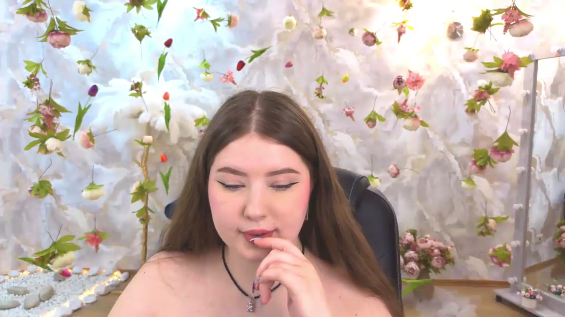 Gallery image thumbnail from EnigmaVeil's myfreecams stream on, 06/21/2026, 21:47 image 3 of 20