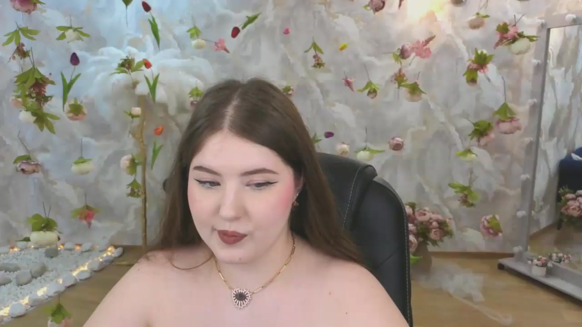 Gallery image thumbnail from EnigmaVeil's myfreecams stream on, 06/24/2026, 07:47 image 15 of 20