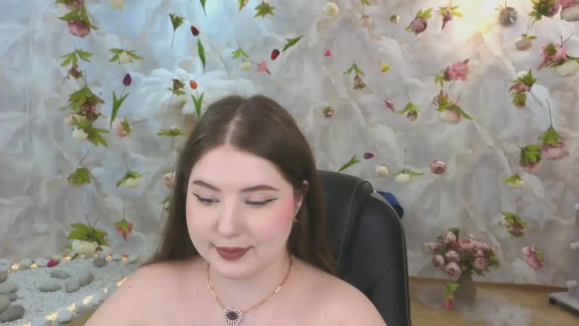 Gallery image thumbnail from EnigmaVeil's myfreecams stream on, 06/24/2026, 09:18 image 9 of 20