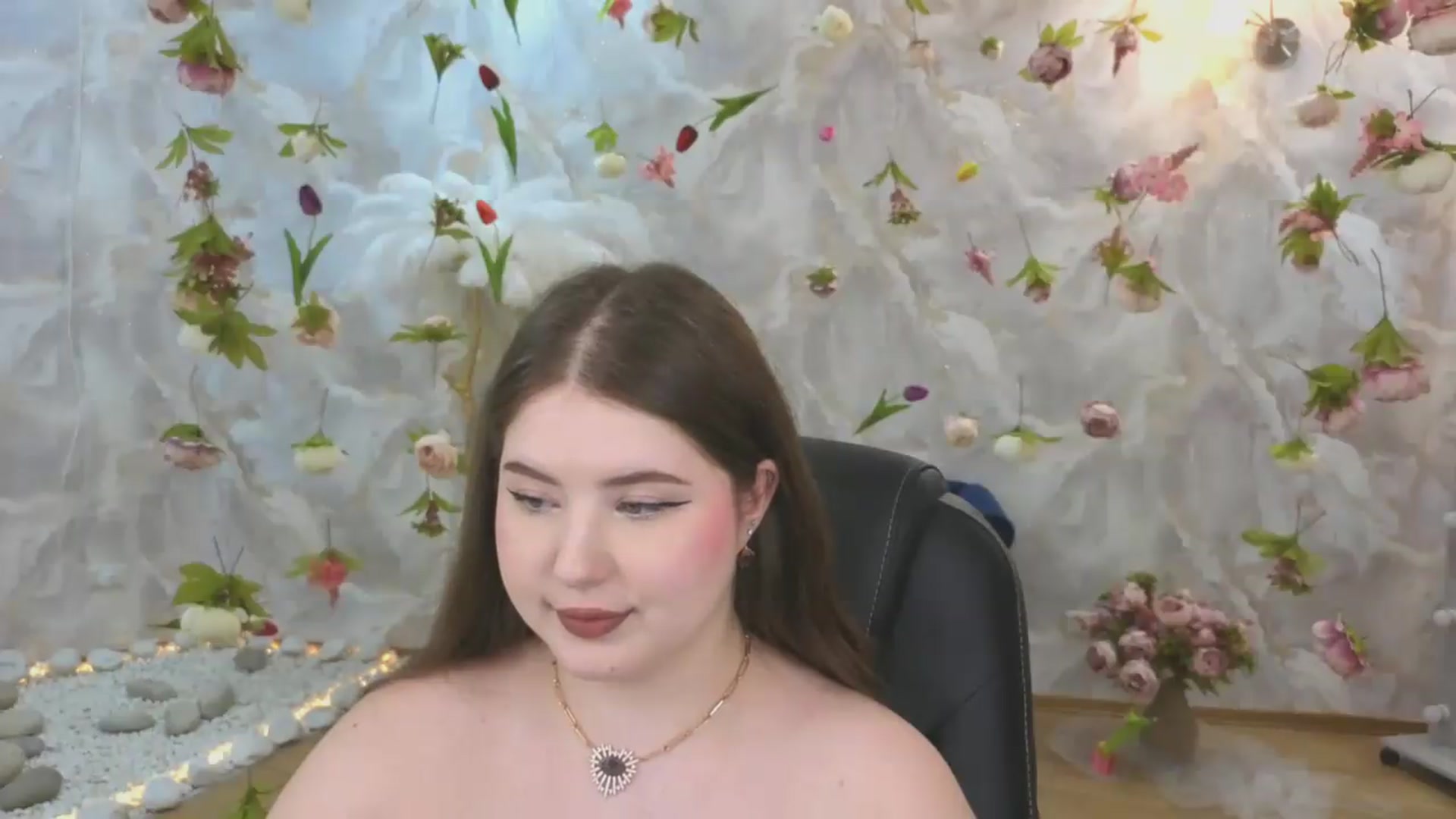 Gallery image thumbnail from EnigmaVeil's myfreecams stream on, 06/24/2026, 09:18 image 11 of 20