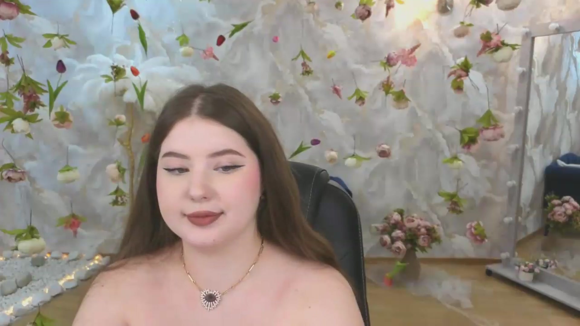 Gallery image thumbnail from EnigmaVeil's myfreecams stream on, 06/24/2026, 09:47 image 19 of 20