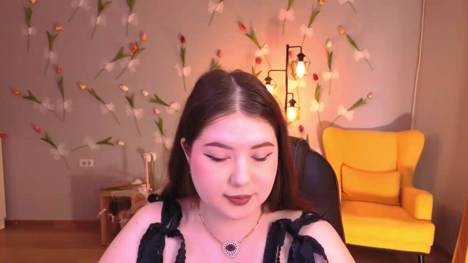 Gallery image thumbnail from EnigmaVeil's myfreecams stream on, 06/25/2026, 04:11 image 15 of 20