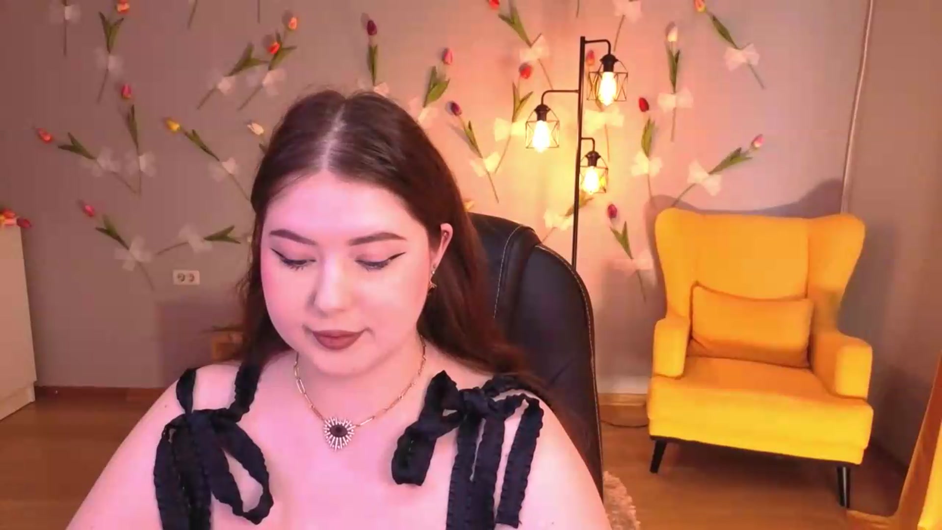 Gallery image thumbnail from EnigmaVeil's myfreecams stream on, 06/25/2026, 04:50 image 7 of 20