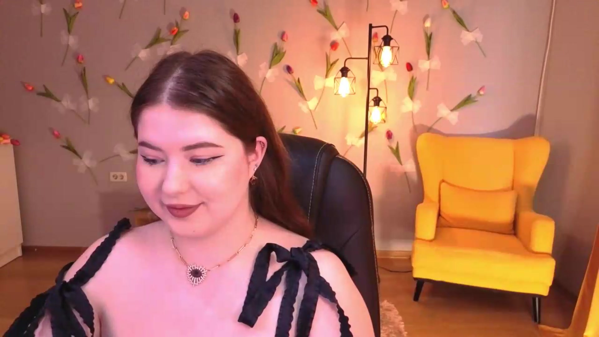 Gallery image thumbnail from EnigmaVeil's myfreecams stream on, 06/25/2026, 04:50 image 9 of 20