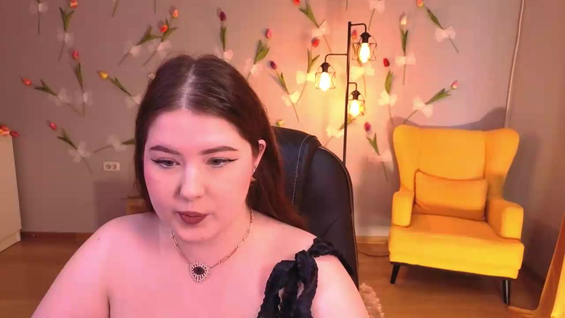 Gallery image thumbnail from EnigmaVeil's myfreecams stream on, 06/25/2026, 04:50 image 13 of 20