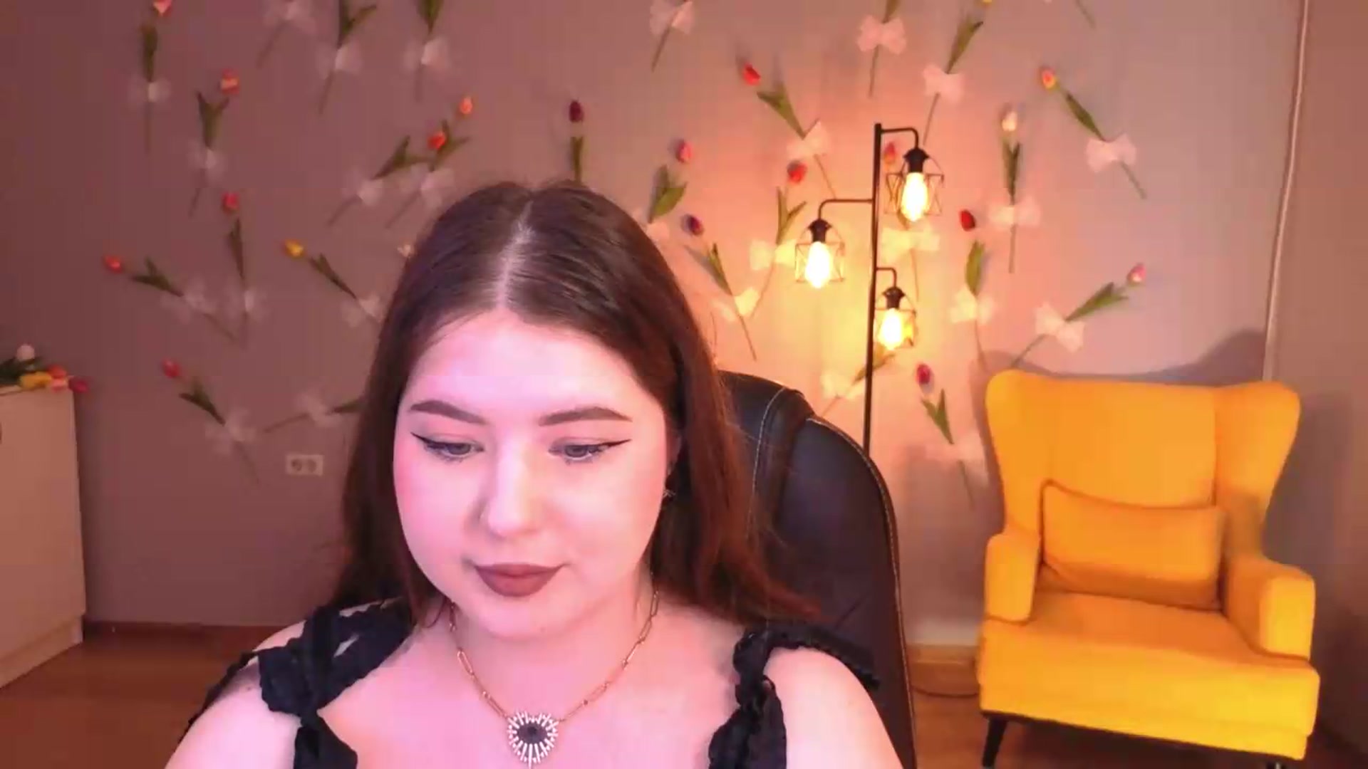 Gallery image thumbnail from EnigmaVeil's myfreecams stream on, 06/25/2026, 06:46 image 16 of 20