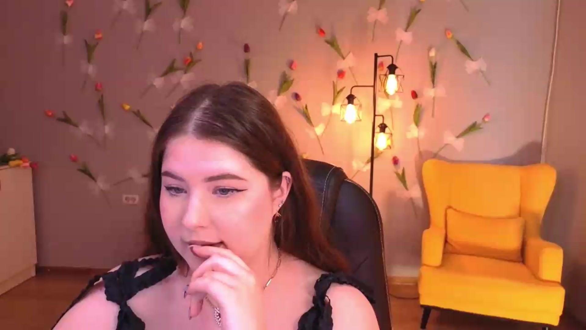 Gallery image thumbnail from EnigmaVeil's myfreecams stream on, 06/25/2026, 06:46 image 17 of 20