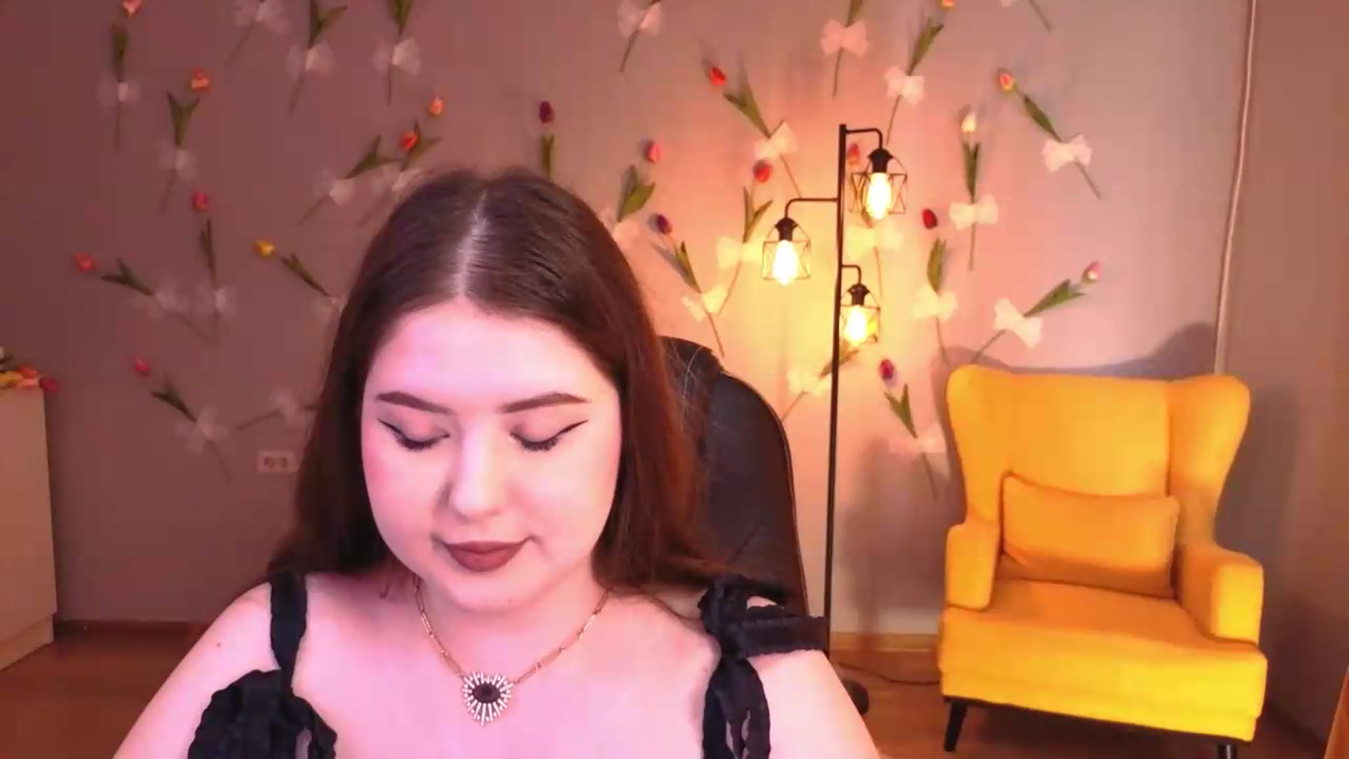 Gallery image thumbnail from EnigmaVeil's myfreecams stream on, 06/25/2026, 07:46 image 18 of 20
