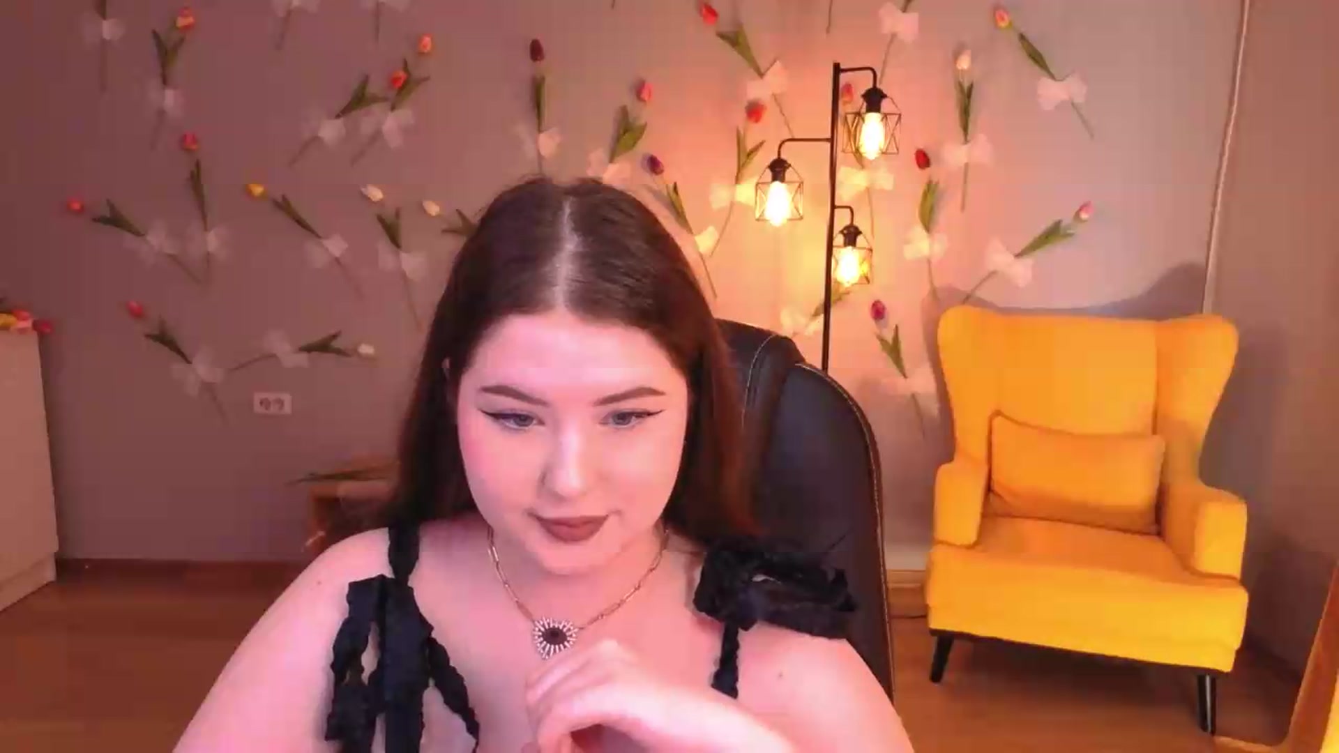 Gallery image thumbnail from EnigmaVeil's myfreecams stream on, 06/25/2026, 07:46 image 4 of 20