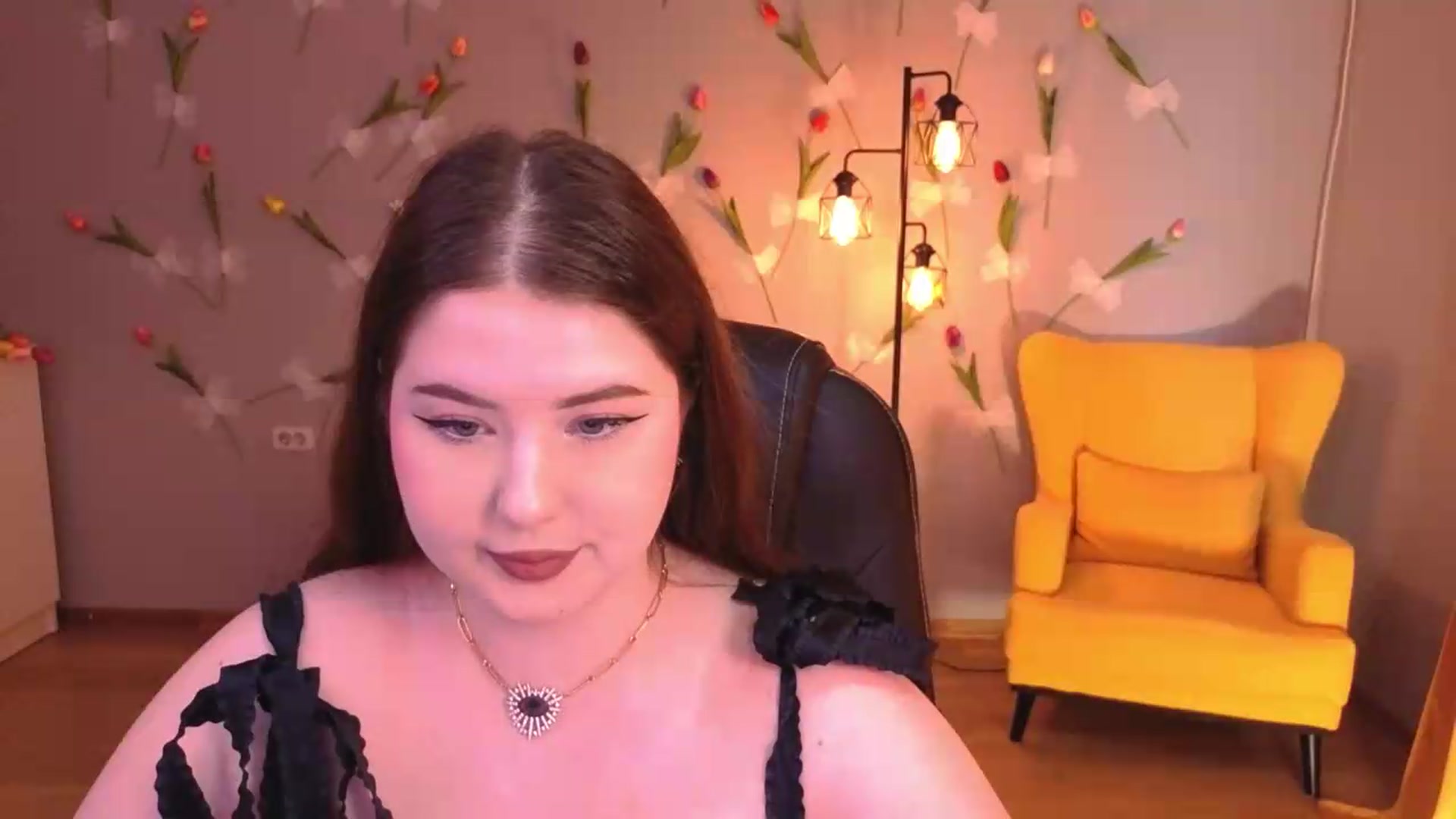 Gallery image thumbnail from EnigmaVeil's myfreecams stream on, 06/25/2026, 07:46 image 2 of 20