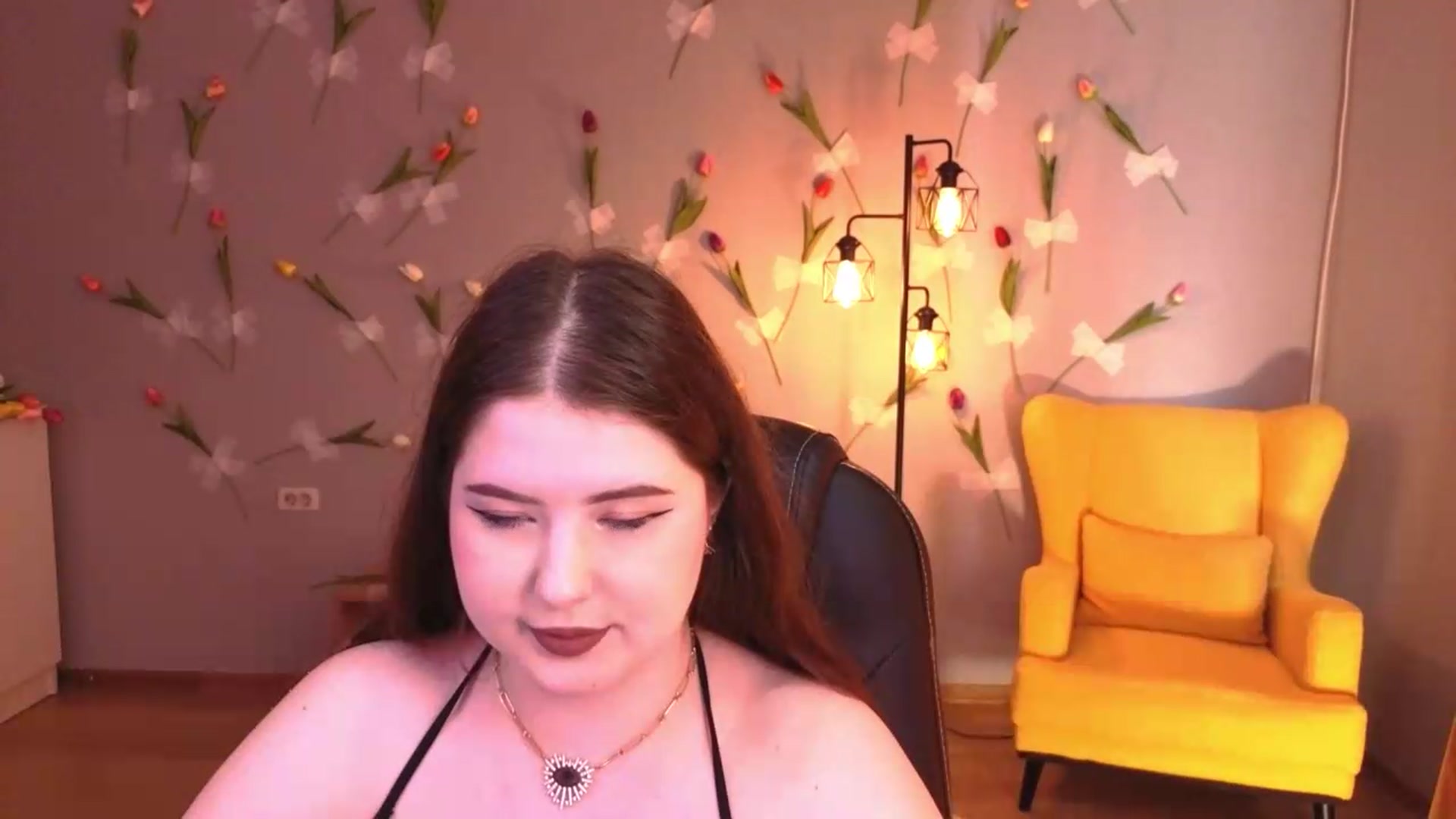 Gallery image thumbnail from EnigmaVeil's myfreecams stream on, 06/25/2026, 09:25 image 4 of 20