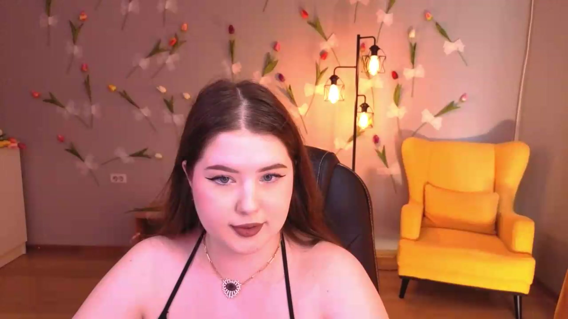 Gallery image thumbnail from EnigmaVeil's myfreecams stream on, 06/25/2026, 09:25 image 13 of 20