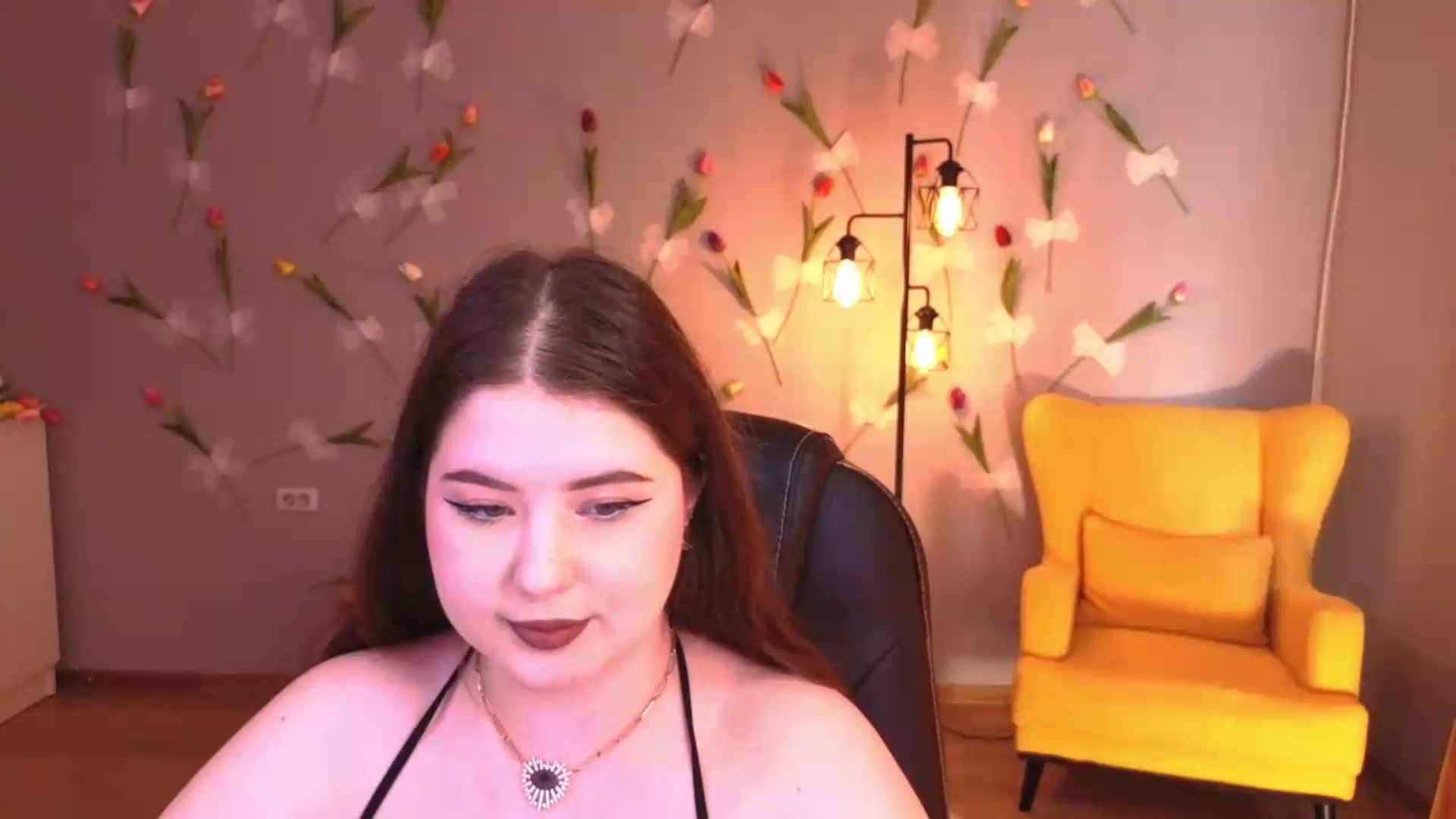 Gallery image thumbnail from EnigmaVeil's myfreecams stream on, 06/25/2026, 09:25 image 5 of 20