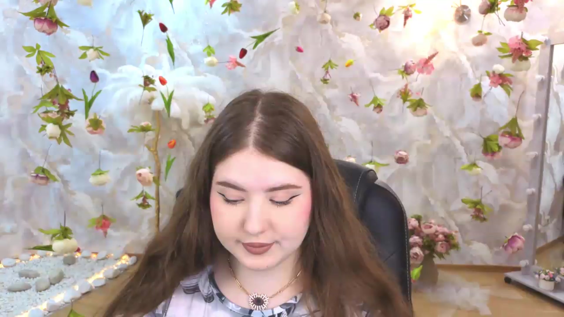 Gallery image thumbnail from EnigmaVeil's myfreecams stream on, 06/27/2026, 19:47 image 6 of 20