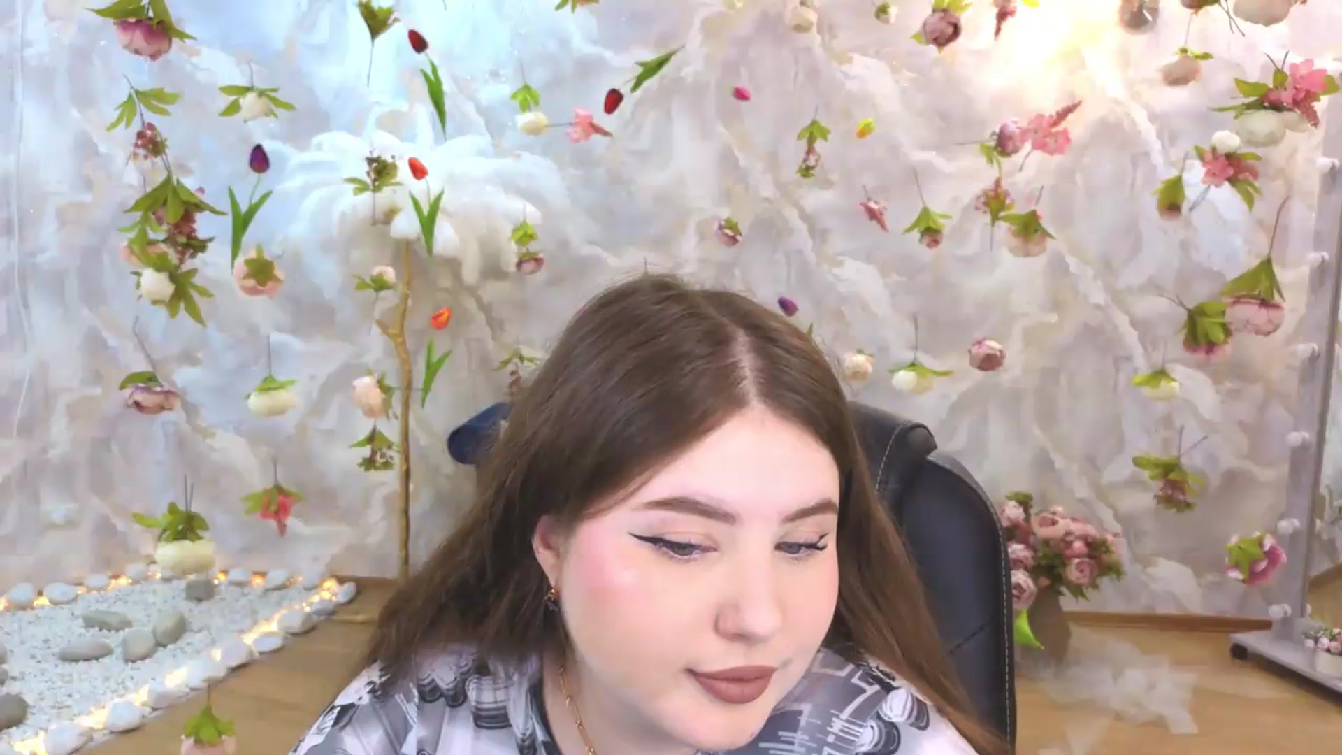 Gallery image thumbnail from EnigmaVeil's myfreecams stream on, 06/27/2026, 21:47 image 4 of 20