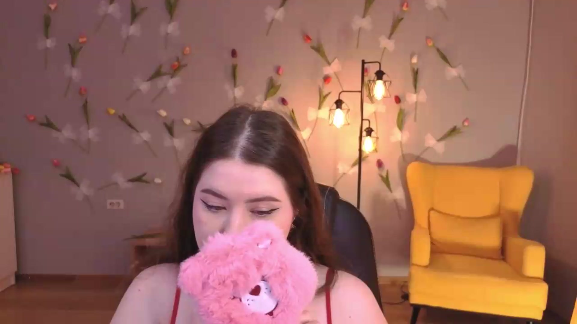Gallery image thumbnail from EnigmaVeil's myfreecams stream on, 06/28/2026, 19:18 image 4 of 20