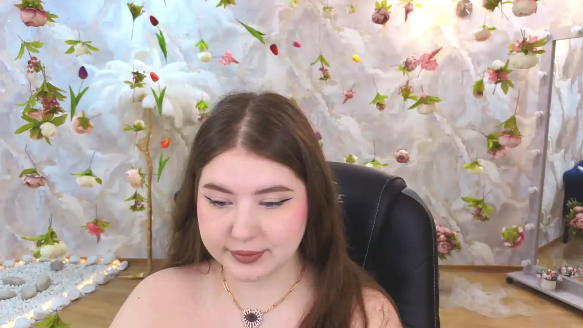 Gallery image thumbnail from EnigmaVeil's myfreecams stream on, 06/29/2026, 21:47 image 16 of 20