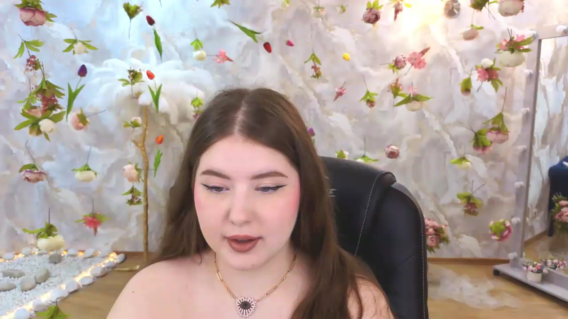 Gallery image thumbnail from EnigmaVeil's myfreecams stream on, 06/29/2026, 21:47 image 14 of 20