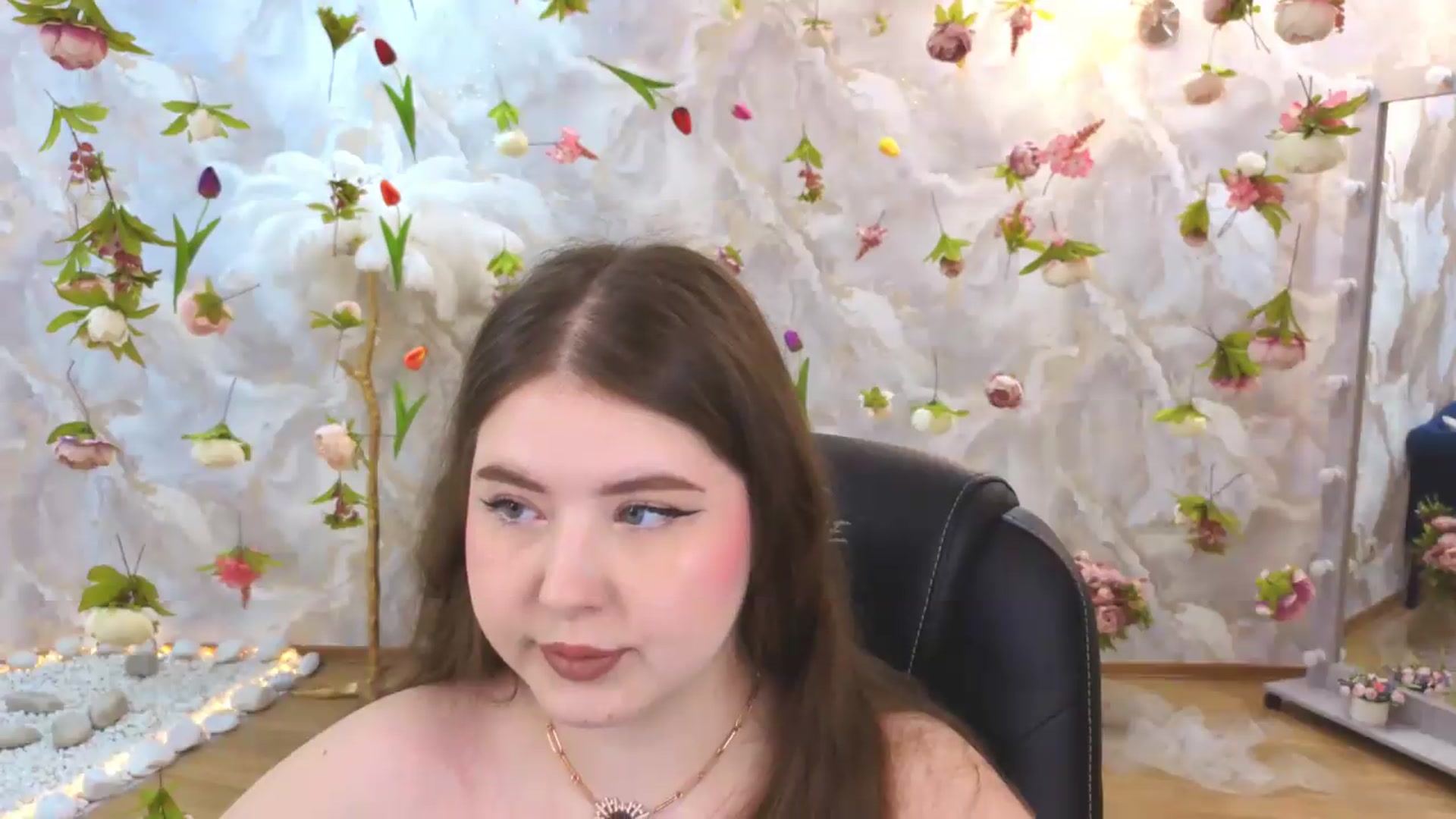 Gallery image thumbnail from EnigmaVeil's myfreecams stream on, 06/29/2026, 21:47 image 18 of 20